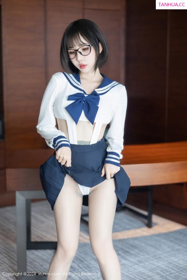 小蛮妖  [XiuRen]高清写真图 2024.08.26 No.9065 小蛮妖Yummy 黑丝美腿第7张图片